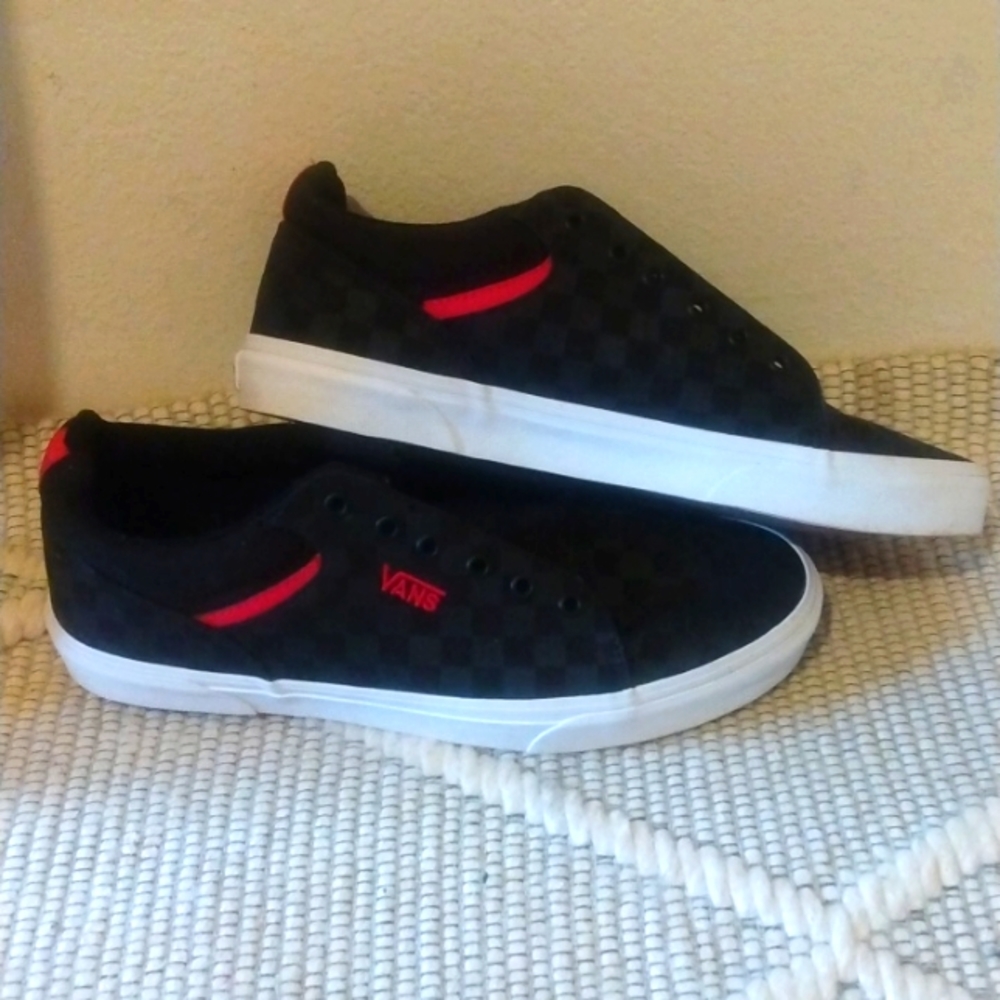 Vans Men's Seldan Low Top Sneaker Size 12